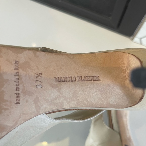 Manolo Blahnik Leather Heals Made in Italy size 37.5-38 - Picture 9 of 15